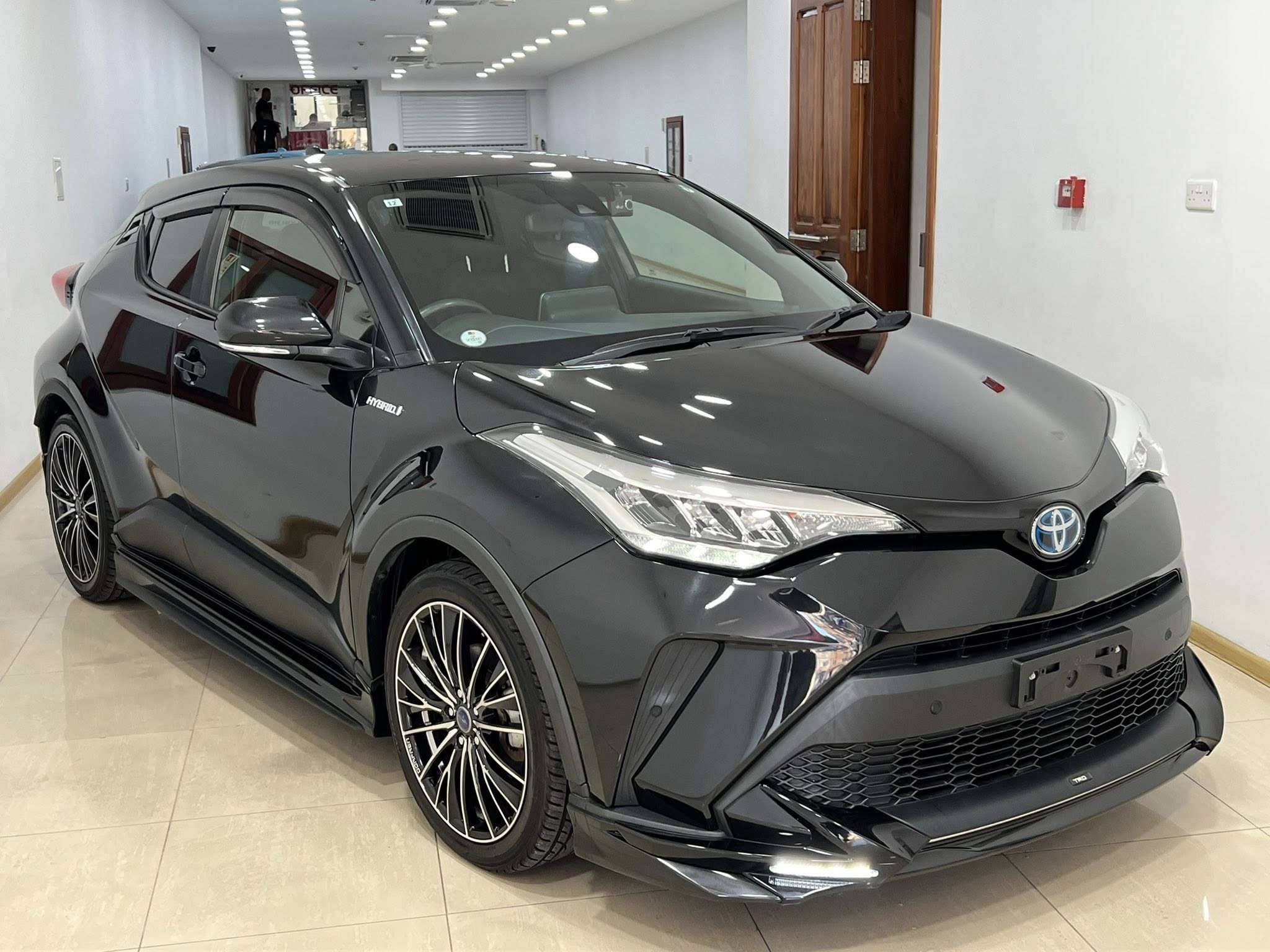 Toyota CHR Petrol Hybrid ( Facelift ) 2019