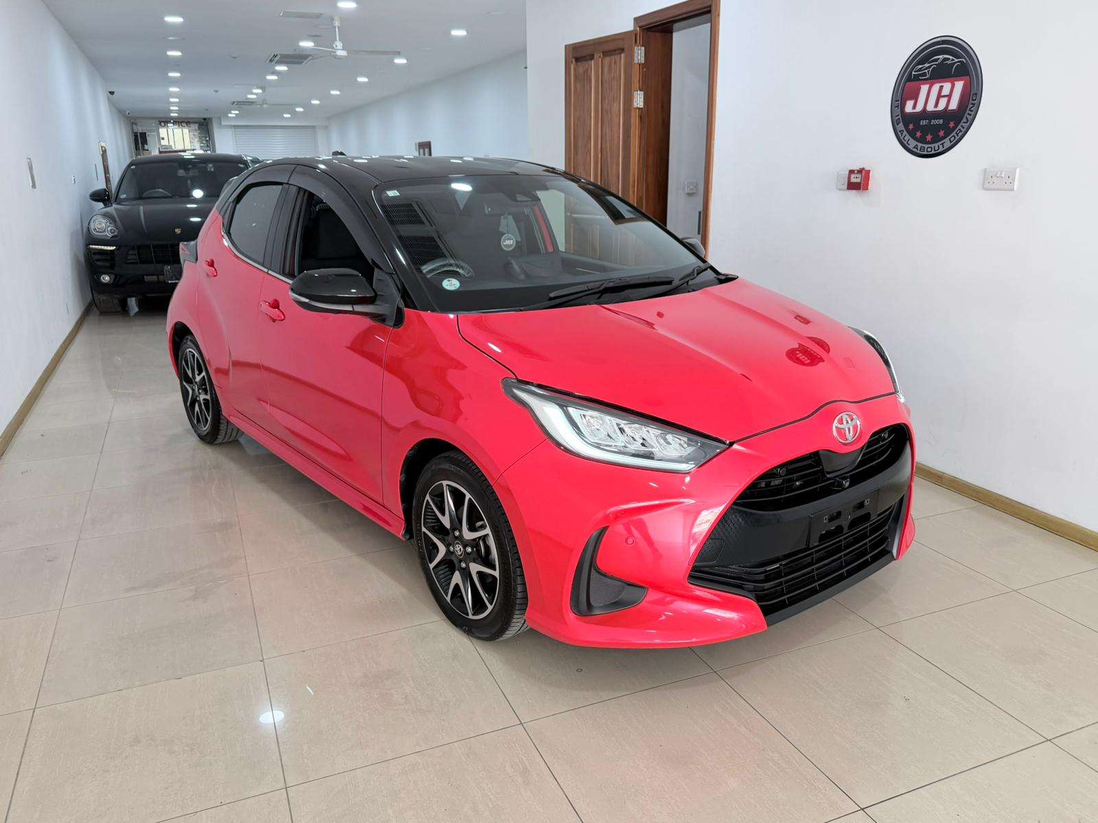 Toyota Yaris Two Tone 2020/21