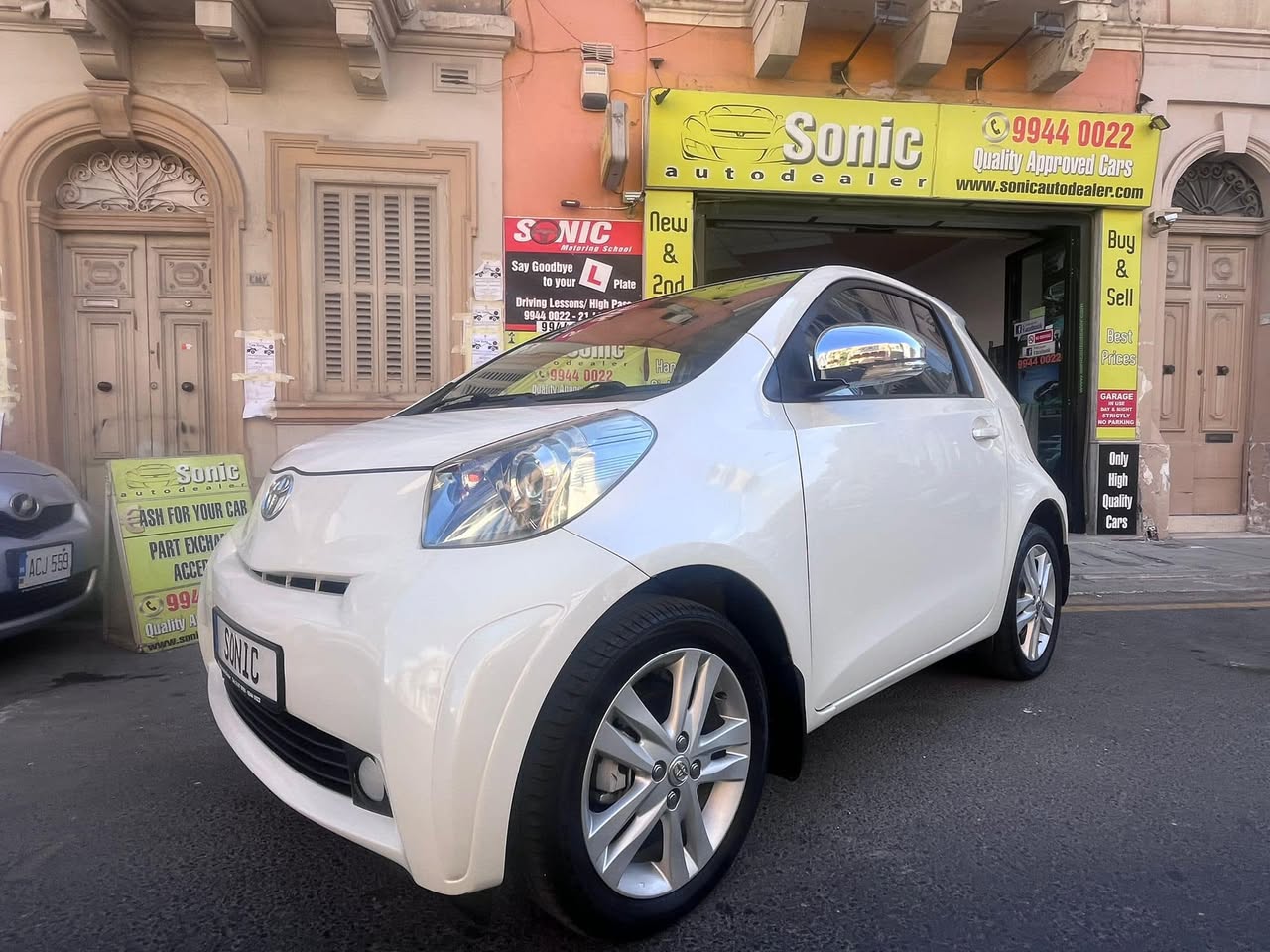 Toyota IQ VVT-I Hatchback 2012