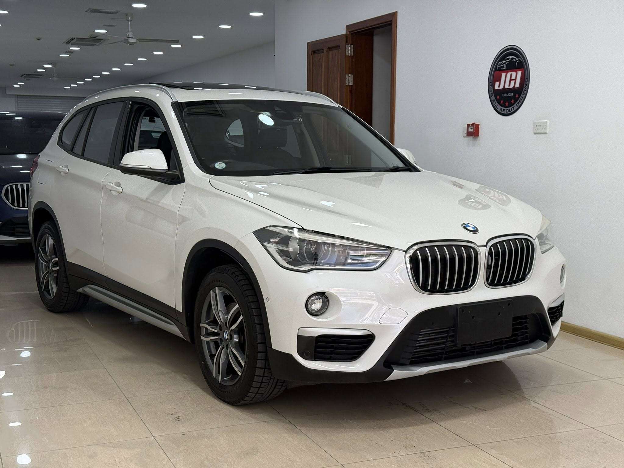 BMW X1 Xline (AWD) Panoramic sunroof 2019/20