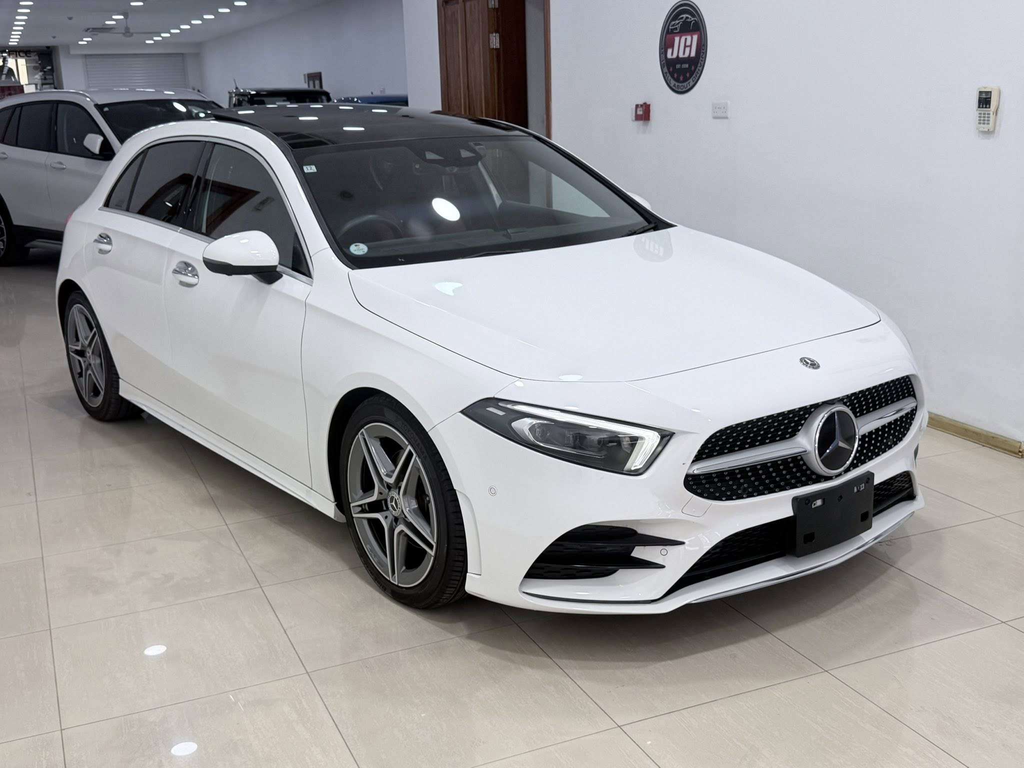 Mercedes A180 (Latest Shape) Two-Tone Red Interior