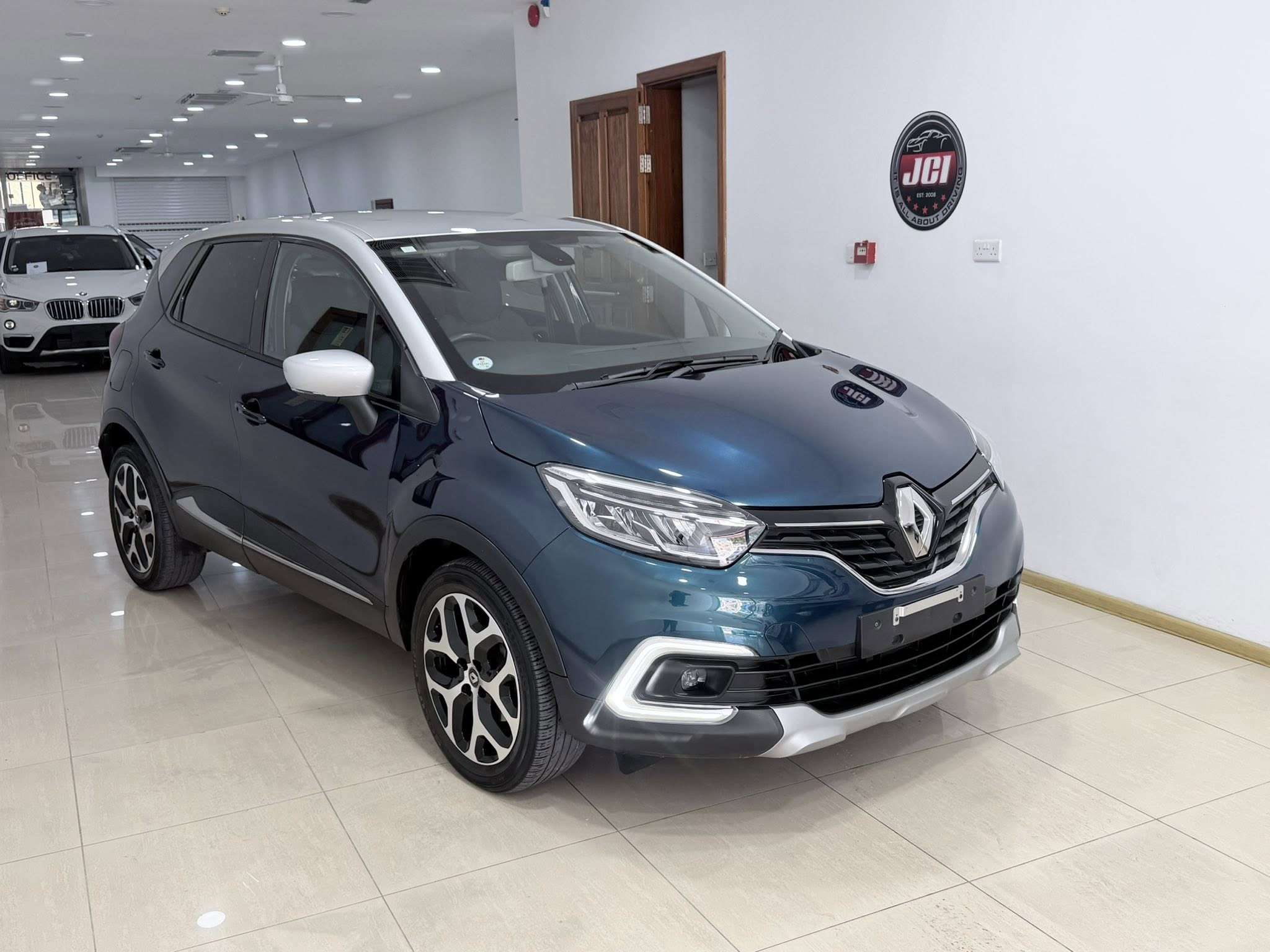 Renault Captur Intense Model Two Tone 2018/19