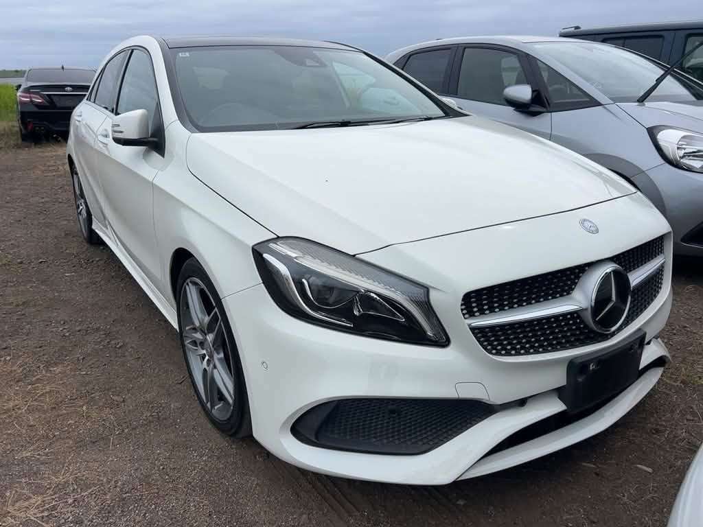 Mercedes A180 AMG Premium Plus 2017/18 ( Panoramic sunroof )